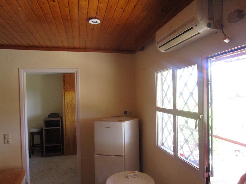 Countryside House Guest House Perachora Exterior photo